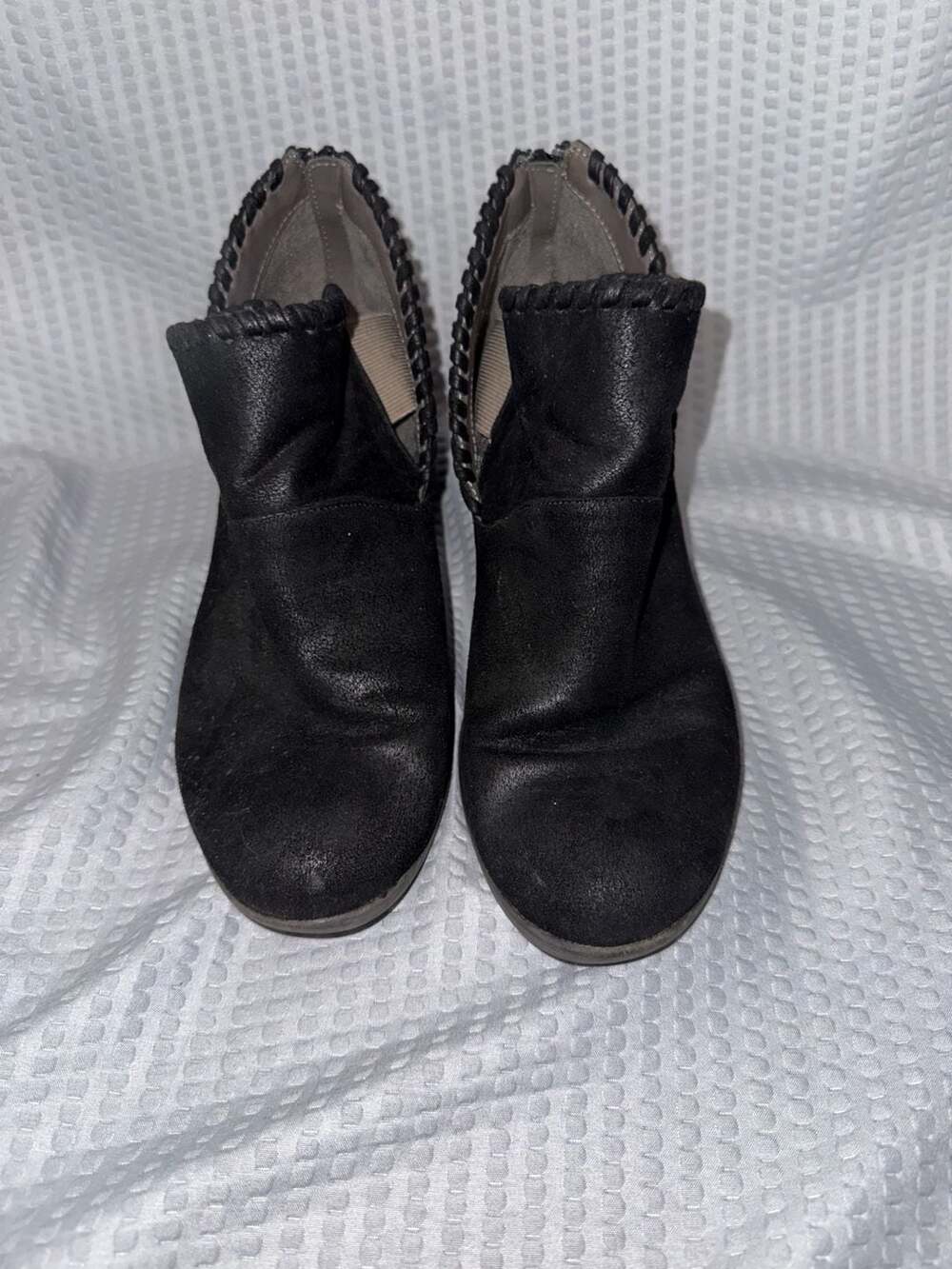 EuroSoft Sutton Black Whipstitch Ankle Booties Size 8M